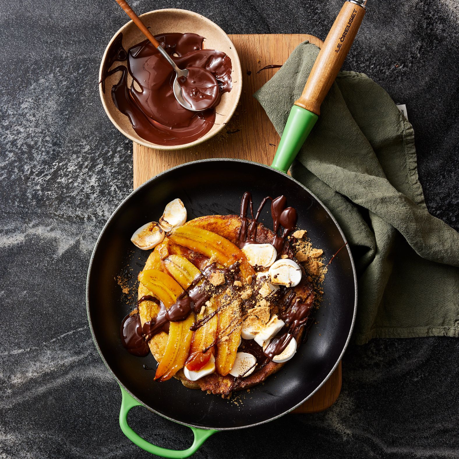 Le Creuset-Le Creuset Signature Cast Iron 28cm Frying Pan Bamboo